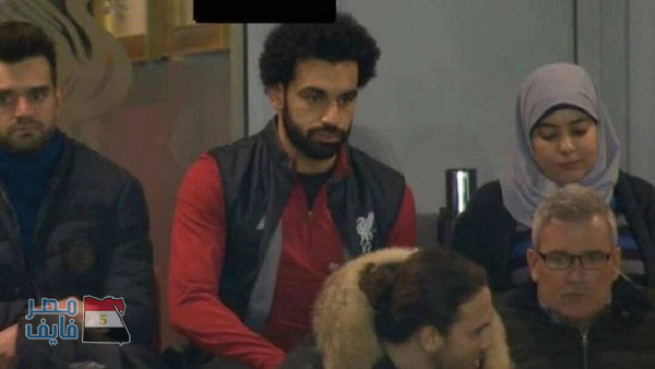 زوجة محمد صلاح تخطف الأنظار في أنفيلد بلقطتها الطريفه (فيديو)