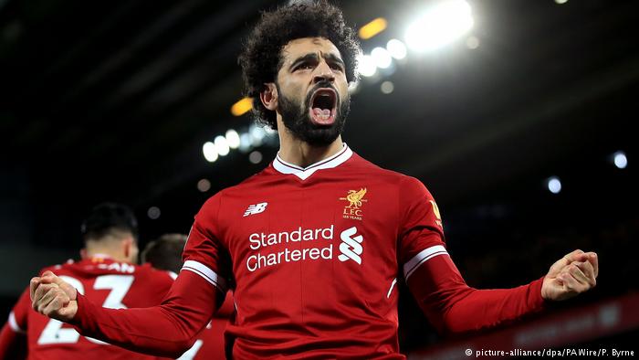 محمد صلاح ينافس النجم العالمي ميسي على الحذاء الذهبي