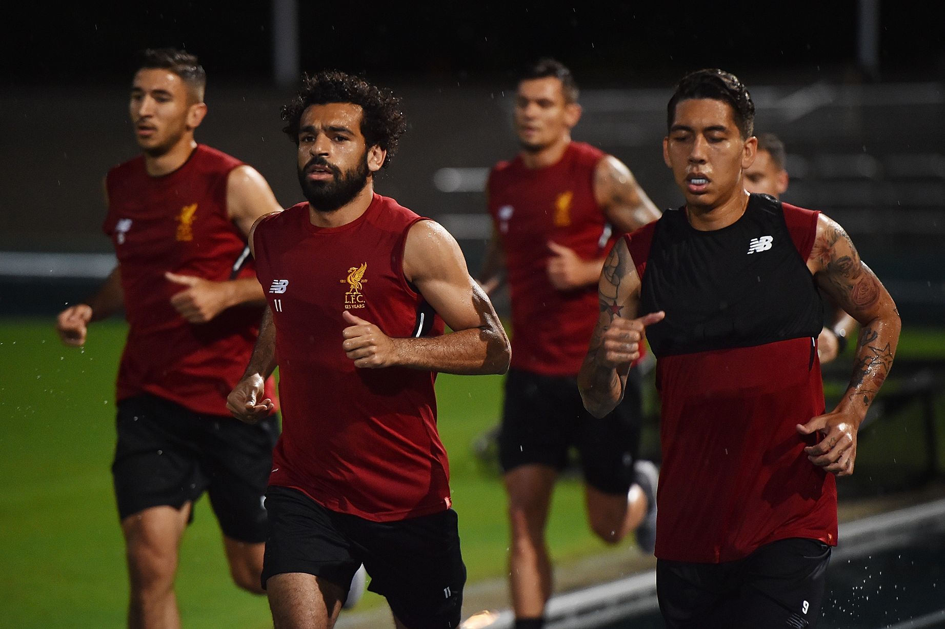 مدافع ليفربول: “محمد صلاح مثل الكابوس بالنسبة لنا !!”