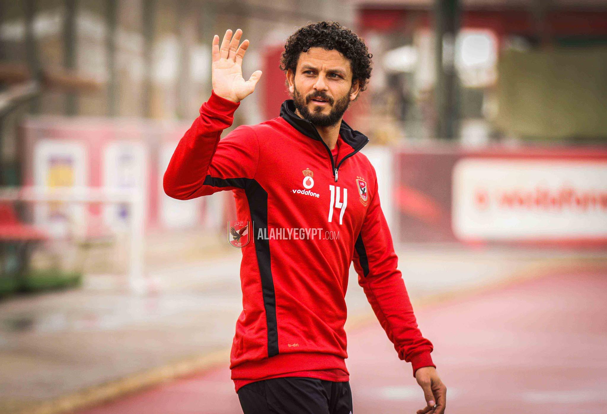 رد حاسم وناري من مدير الأهلي بشأن تقديم حسام غالي استقالته