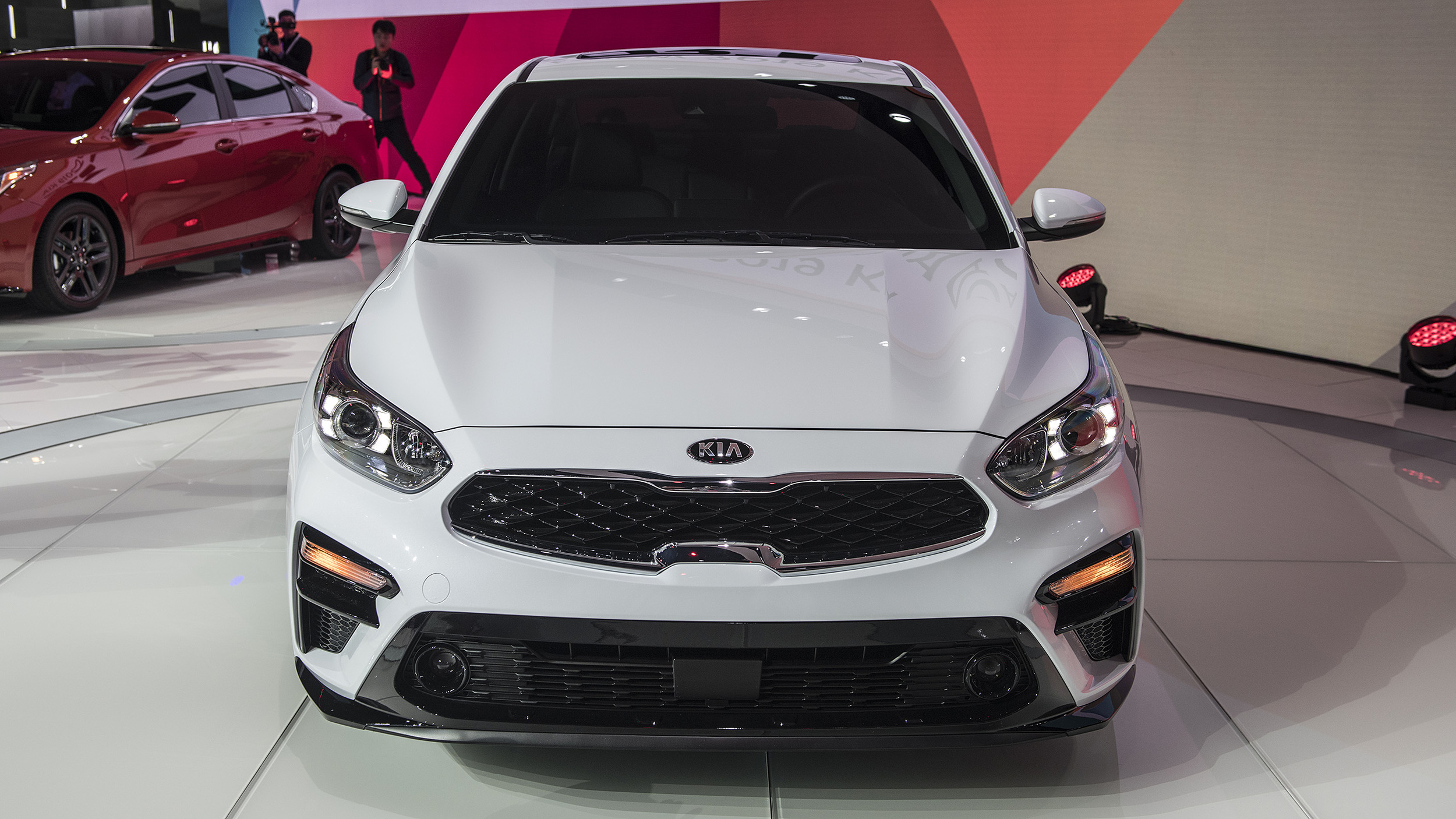 سعر ومميزات السيارة كيا سيراتو 2019 – KIA CERATO 2019