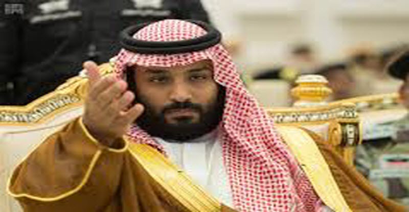 حديث جانبي بين «محمد بن سلمان» وممثل الدول القطرية في قمة التعاون الخليجي «فيديو»