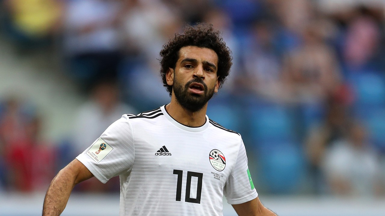 أجيري يقرر منح محمد صلاح شارة قيادة منتخب مصر في هذه الحالة