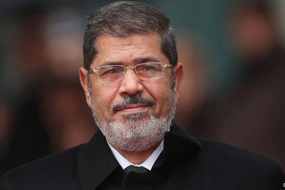 عاجل.. وفاة الرئيس الأسبق “محمد مرسي العياط” داخل قاعة المحكمة.. والتليفزيون المصري يكشف تفاصيل الوفاة