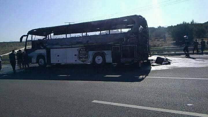 عاجل.. حريق هائل يدمر “أتوبيس وفاق سطيف” الخصم القادم للأهلي في بطولة أفريقيا !!