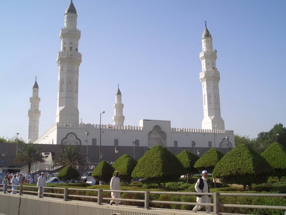 صالح المغامسي يطلب فتح مسجد قباء طوال اليوم