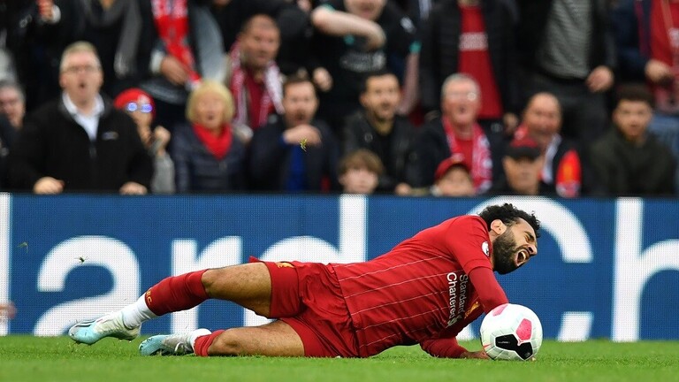 كلوب يعلق غاضبًا على إصابة محمد صلاح في مباراة ليفربول وليستر سيتي ” كيف يمكن أن يكون بخير؟”