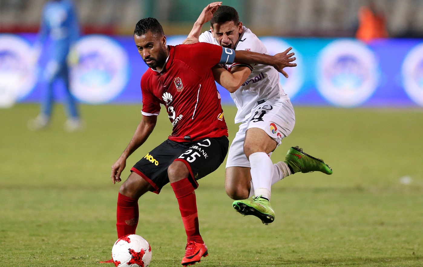 اتحاد الكرة يوضح موقفه من تأجيل قمة الأهلي والزمالك بالدوري