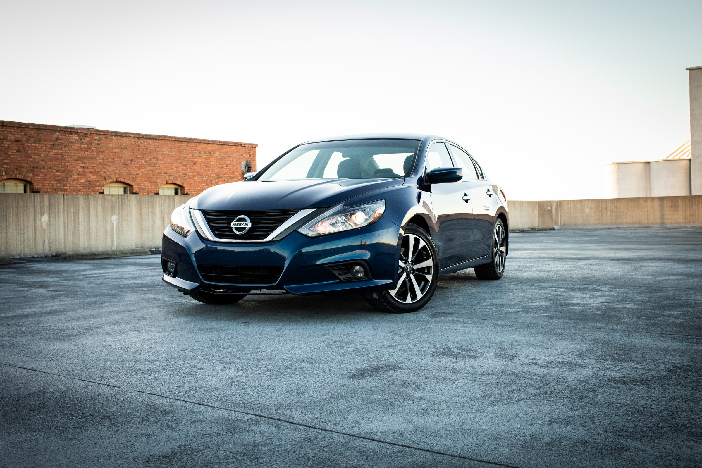 مميزات سيارة نيسان ماكسيما وعيوبها وأسعارها Nissan Maxima