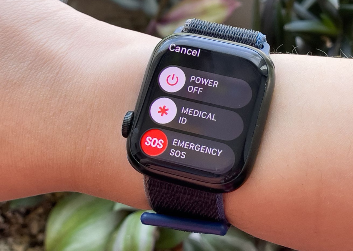 Apple Watch تنقذ حياة أخرى وتحذر امرأة من جلطة دموية مميتة