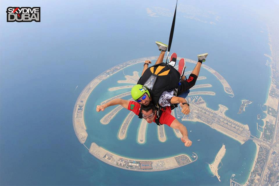 صور باسم يوسف فى سماء دبى Bassem in SkyDiveDubai “كاملة”